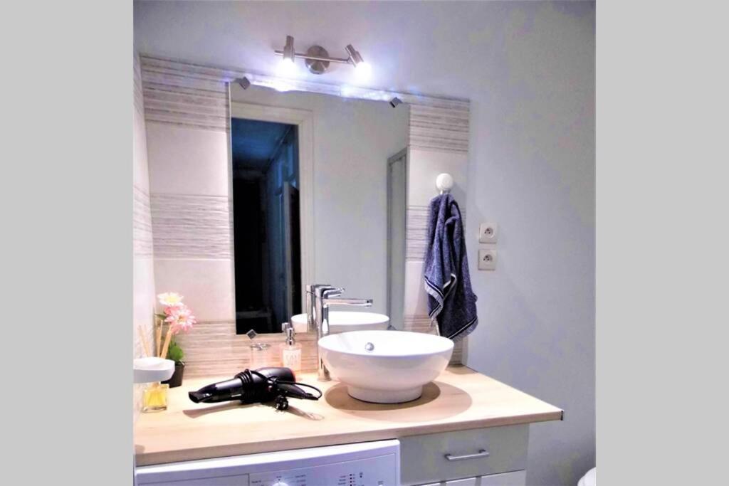 2 Spacious Bedrooms Near Riquier Station! Nice Ngoại thất bức ảnh
